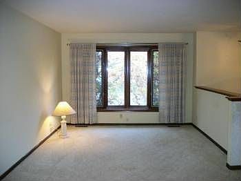 5th image of 810 S Market St