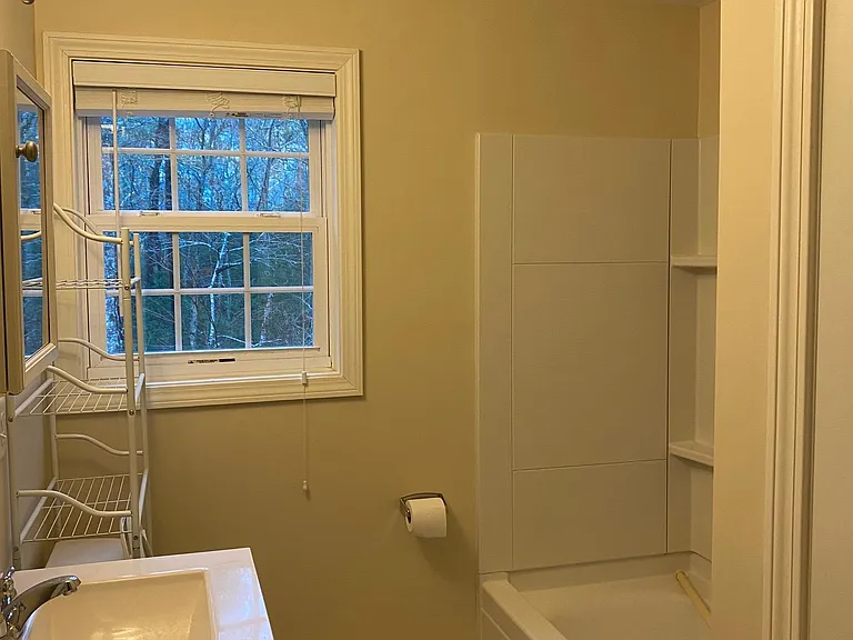 18 Myrtle Ln — Photo 7