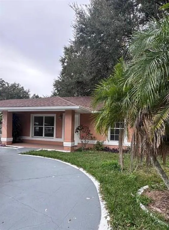 1 bed, 950 sqft, $999 — Photo 1