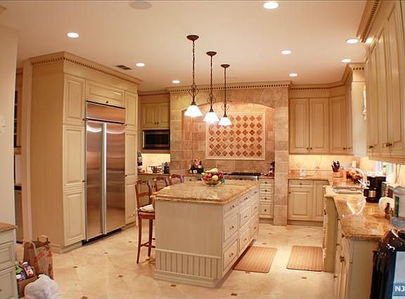 2nd image of 1093 Briar Way