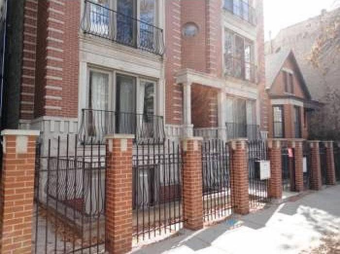 1st image of 945 N Leavitt St #1