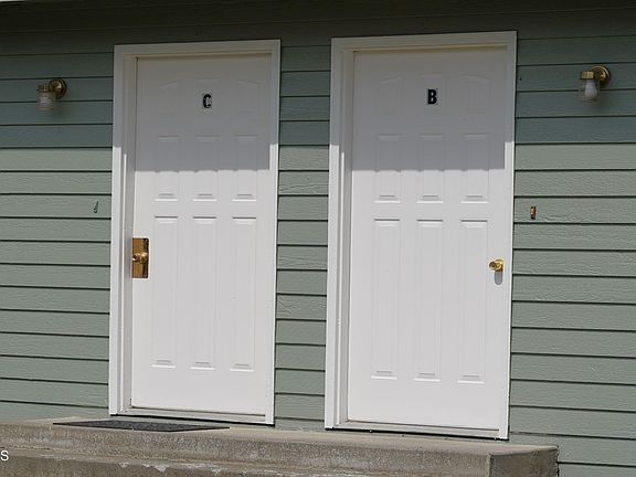 4th image of 1901 E 1st Ave