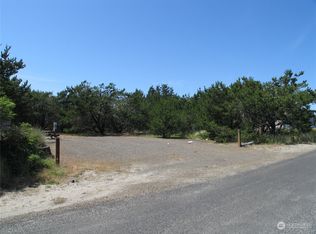 618 G St, Ocean Park, WA 98640