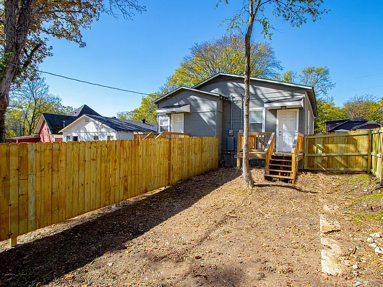 215 S Park St — Photo 21