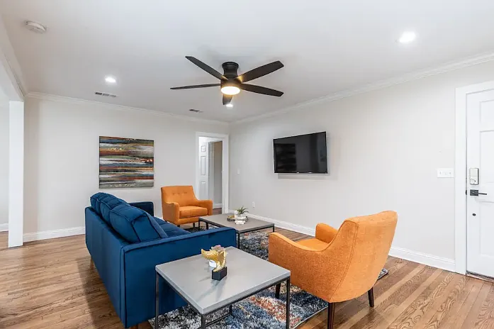 4535 Calmont Ave — Photo 6