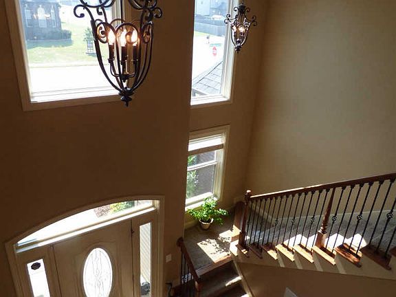 3rd image of 3736 Windhaven Dr