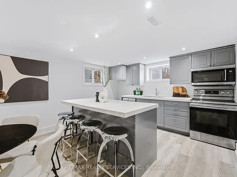 6 Bonnyview Dr #LOWER — Photo 13