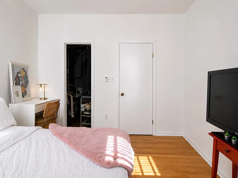208 Willow Ave #201 — Photo 18