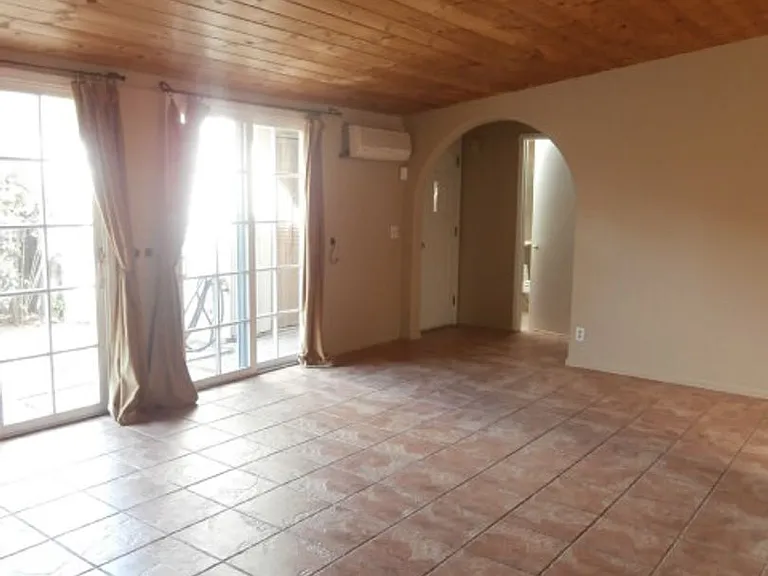 2542 Crescent Ave — Photo 5