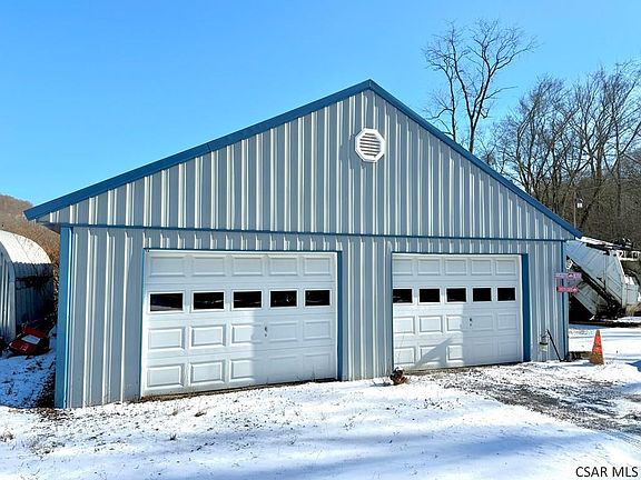 4th image of 810 Main St