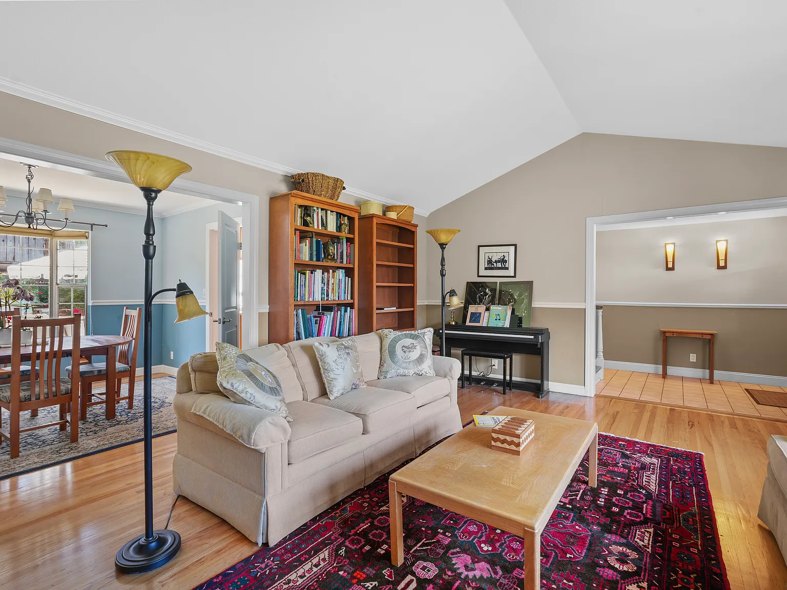4 bed, 3.0 bath, 2595 sqft, $8,195 — Photo 3