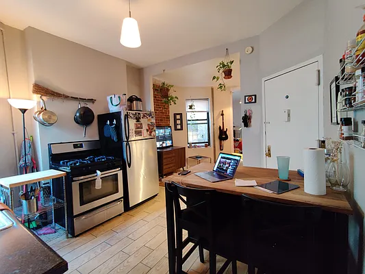 Rented by Signature Property Realty | media 20