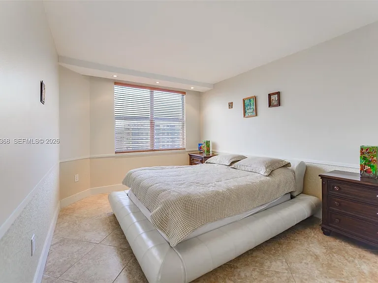 1980 S Ocean Dr #21M — Photo 12