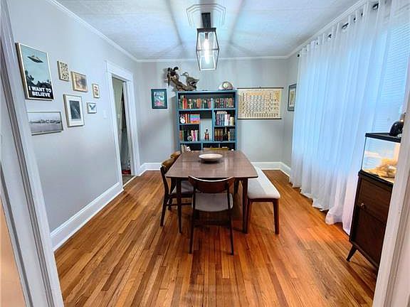 5th image of 266 Mohawk St