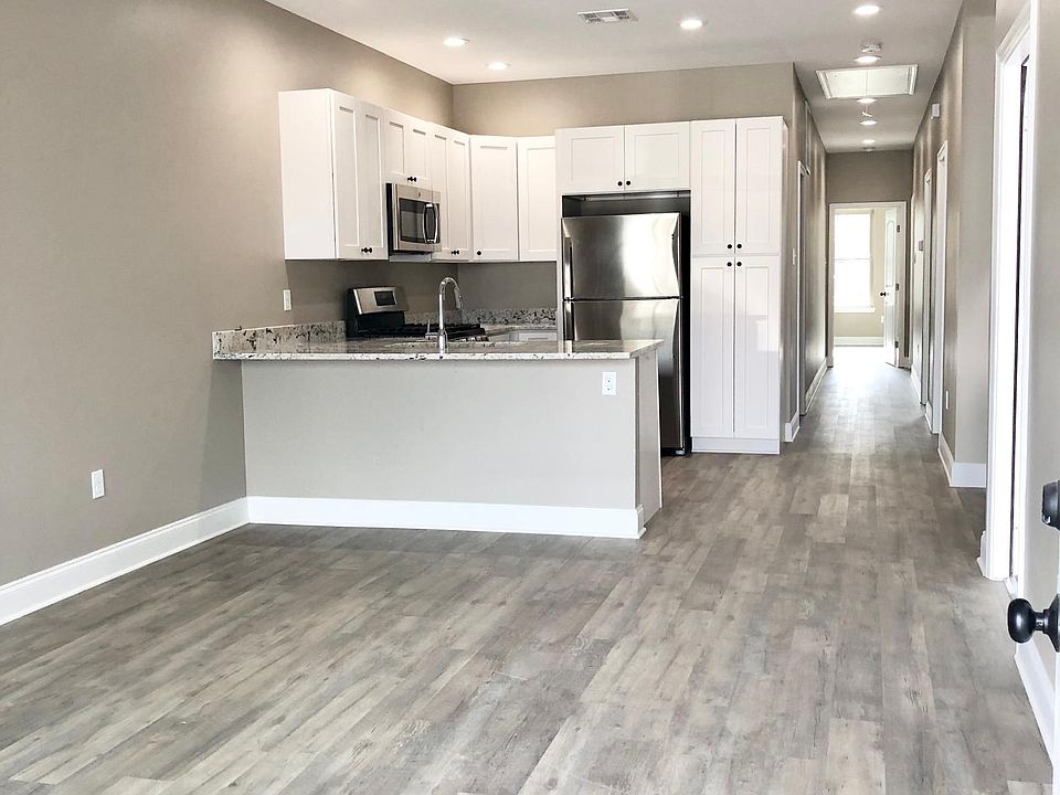 1st image of 810 Pasadena Ave