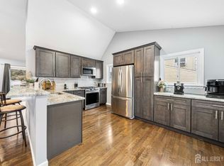 19 Candlewood Ct, Colonia, NJ 07067