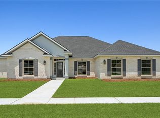 2600 Greenville Dr, Marrero, LA 70072