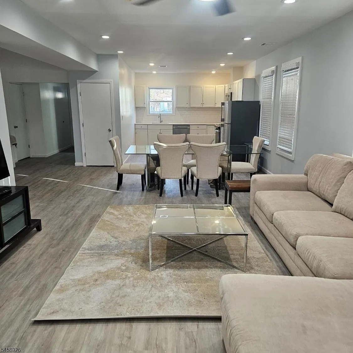 3 bed, 2.5 bath, $3,000 — Photo 2