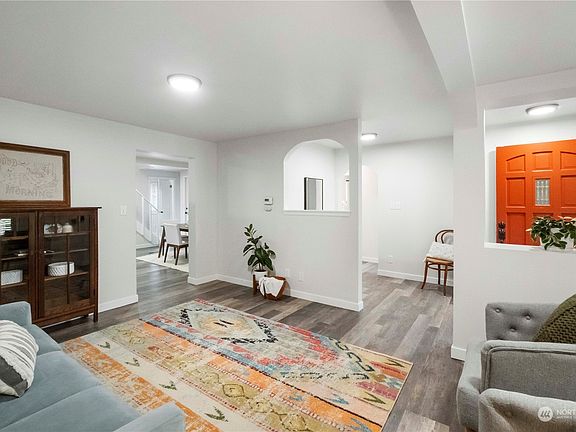 5th image of 703 Warner Avenue