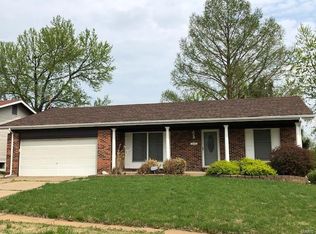 11254 Ashcroft Ln, Saint Louis, MO 63136