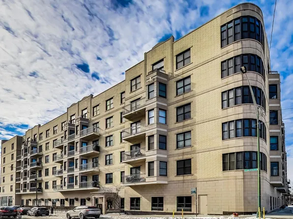 520 N Halsted St APT 216, Chicago, IL 60642
