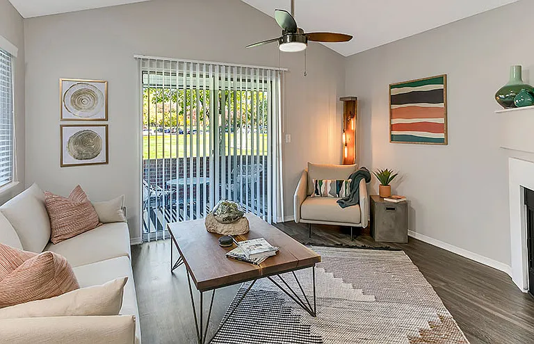 TAVA Waters Apartments — Photo 12