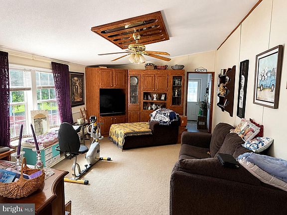 2nd image of 339 Vine Cir
