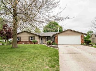 6159 S Appaloosa Dr, Columbia City, IN 46725