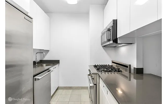 Rented by Douglas Elliman | media 34