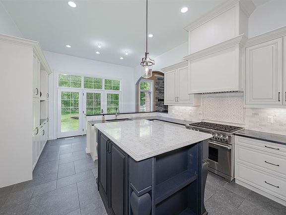 3rd image of 6219 Broadbridge Rd