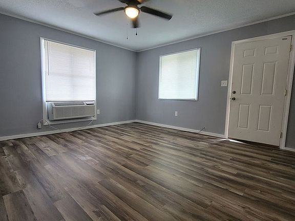 5th image of 40 Medallion Dr #15