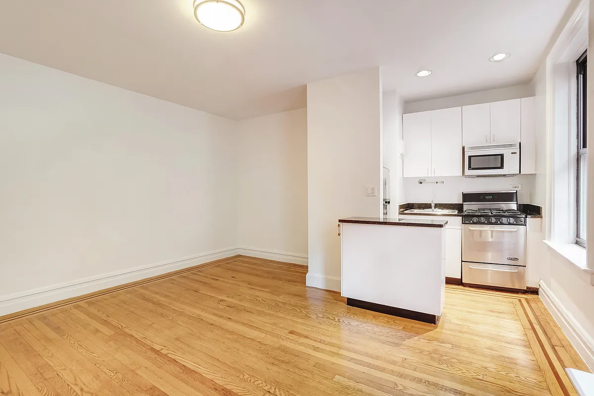 Building Photo - 26 Grove St #5G