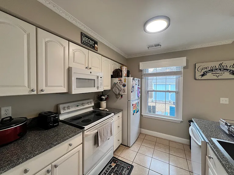 374 Trefoil Pl — Photo 5