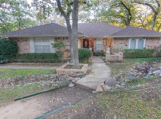 5700 Tumbleweed Ct, Arlington, TX 76017