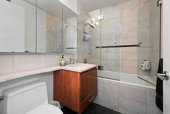 Rented by R New York | media 6