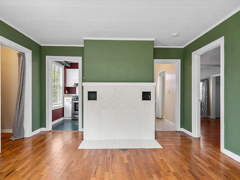 119 Wesley St — Photo 8