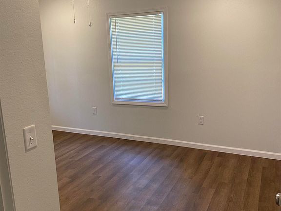 5th image of 300 E Peak St