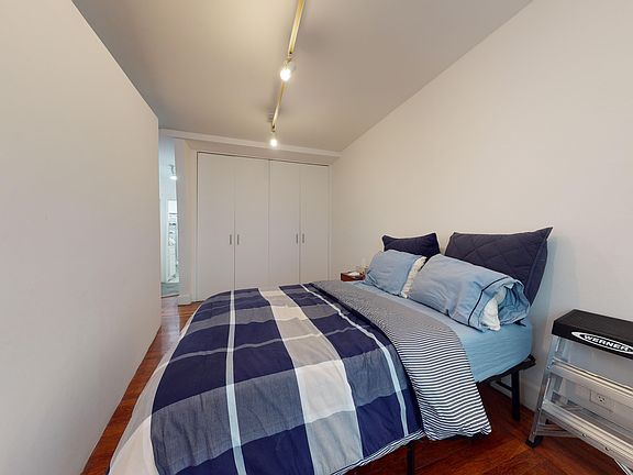 5th image of 102 E 30th St #4R