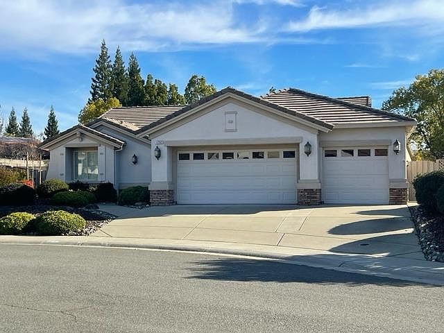 1st image of 1292 Magnolia Ln