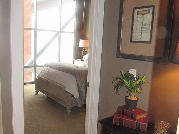 5th image of 350 E Short St #315
