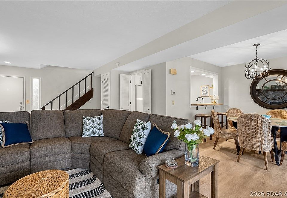 1st image of 104 Canoe Ct