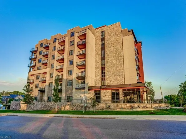30 Hamilton St S #711, Hamilton, ON L8B 1V8