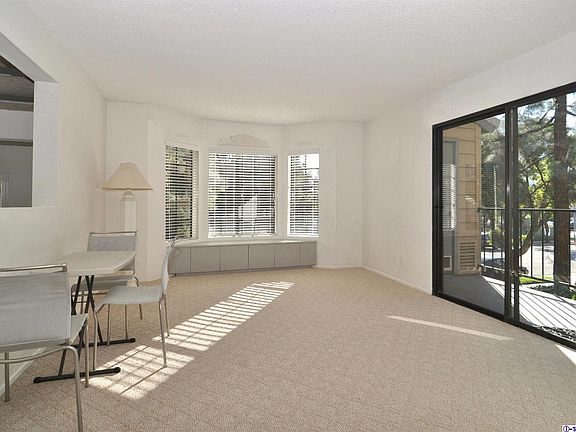 3rd image of 419 Pioneer Dr Unit 1