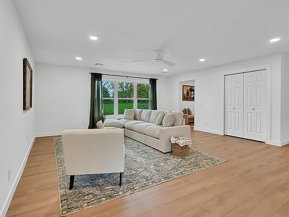 4th image of 216 Ward Drive