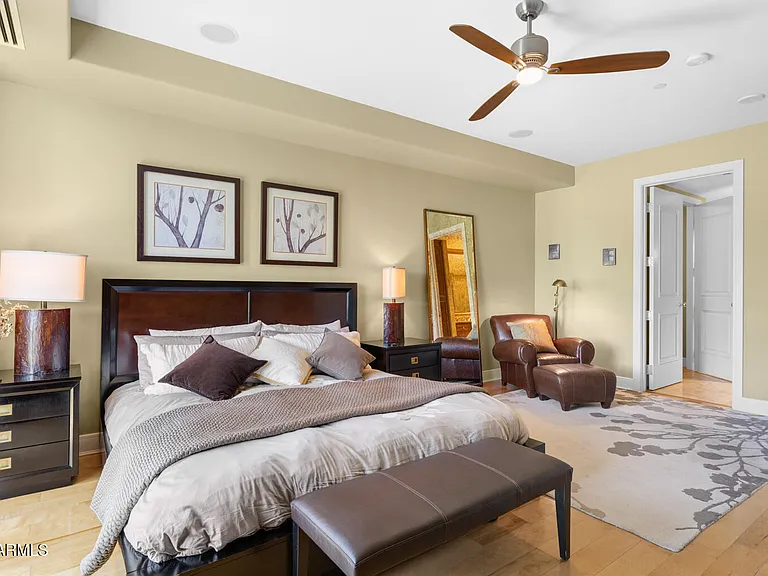 2211 E Camelback Rd #207 — Photo 16
