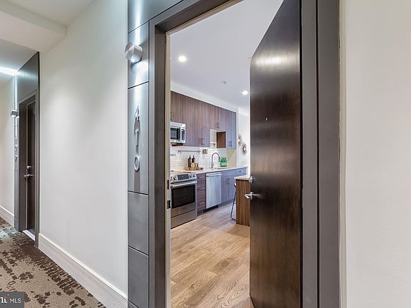 5th image of 2550 17th St NW Unit 410