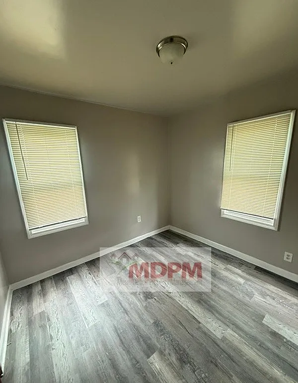 3 bed, 800 sqft, $1,100 — Photo 4