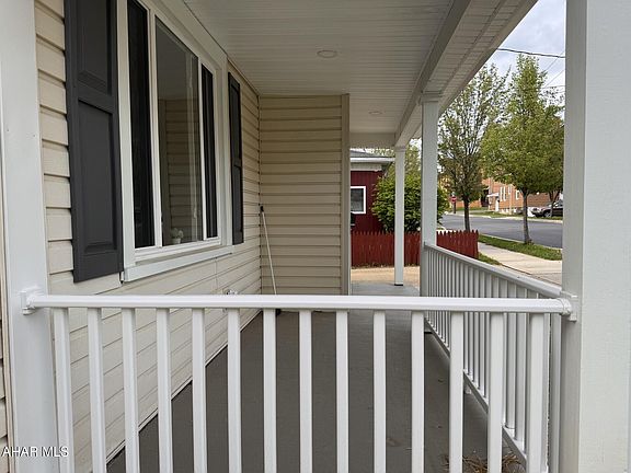 2nd image of 205 N Marian St