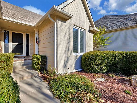 4th image of 12610 E Bradford Cir