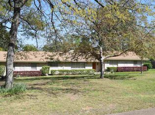 145 Skylark Dr, Texarkana, TX 75503